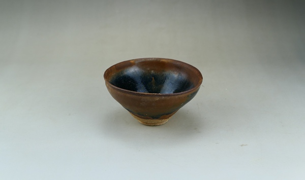 古玩轉(zhuǎn)賣南宋.建窯柿紅釉絲毫盞（高級(jí)茶器）拍賣，當(dāng)前價(jià)格388元