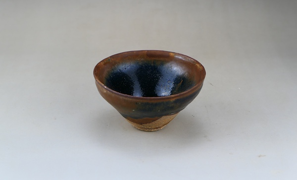 古玩陶瓷南宋.建窯柿紅釉絲毫盞（高級茶器）拍賣，當前價格132元