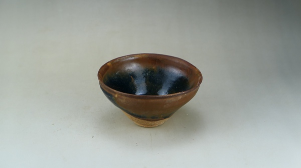 古玩陶瓷南宋.建窯柿紅釉絲毫盞（高級茶器）拍賣，當前價格132元