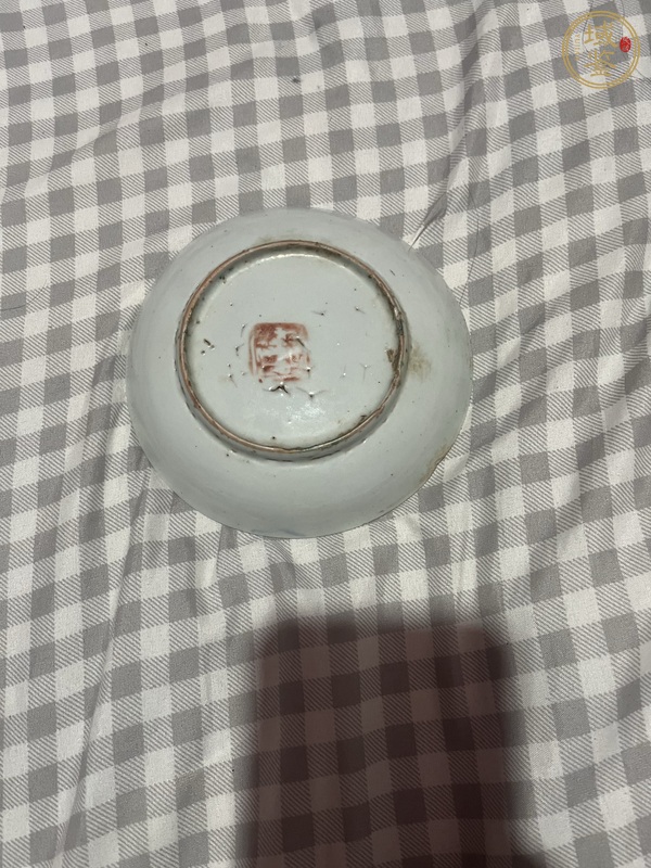 古玩陶瓷花卉紋粉彩盤真品鑒賞圖