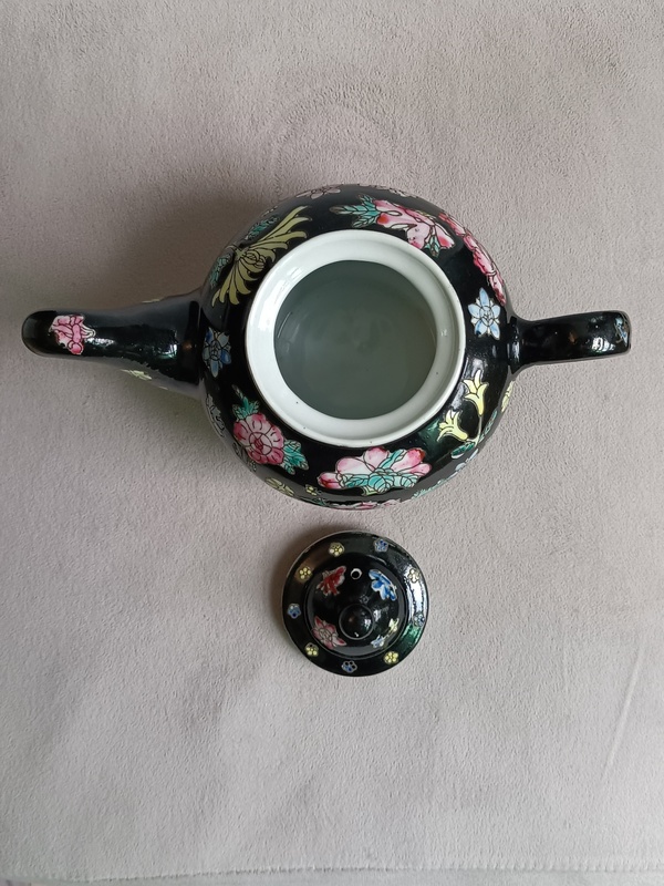 古玩陶瓷墨地粉彩花卉紋茶壺拍賣，當(dāng)前價(jià)格398元