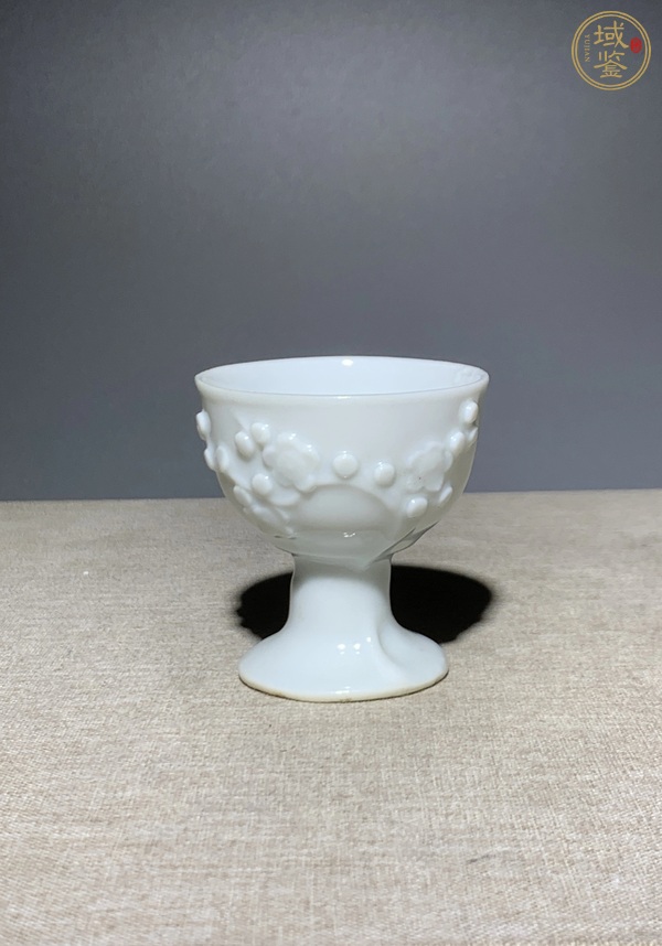 古玩清.德化窯梅花紋高足杯真品鑒賞圖