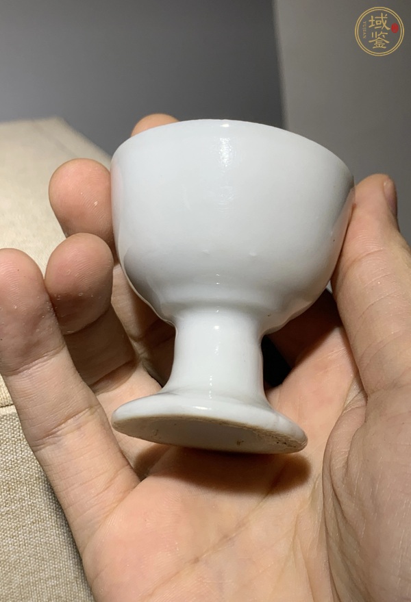 古玩陶瓷清.德化窯梅花紋高足杯真品鑒賞圖