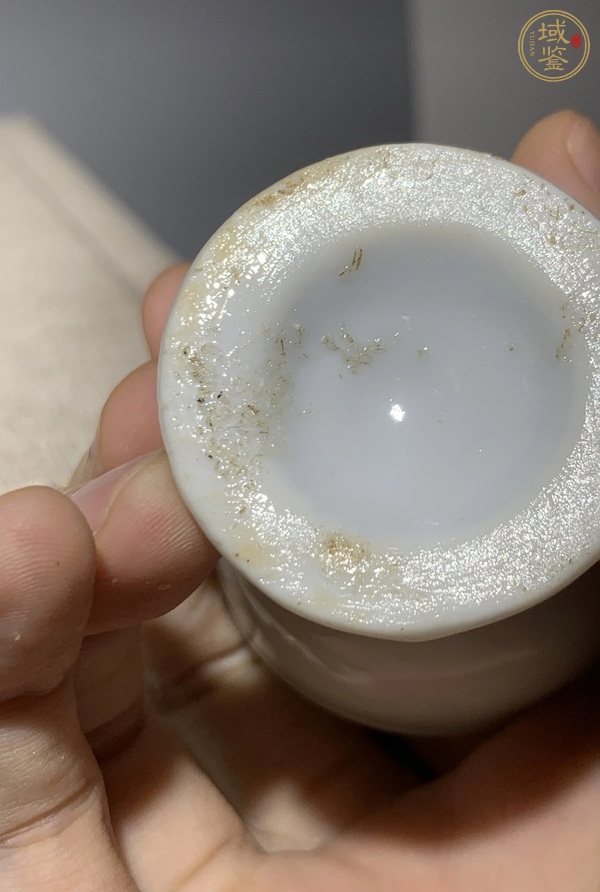 古玩陶瓷清.德化窯梅花紋高足杯真品鑒賞圖