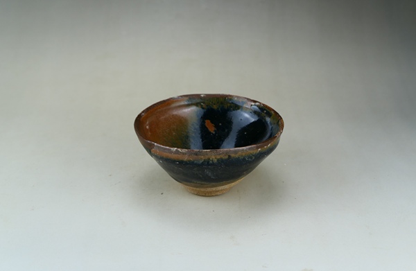 古玩轉(zhuǎn)賣南宋.建窯柿紅釉絲毫盞（高級(jí)茶器）拍賣，當(dāng)前價(jià)格388元