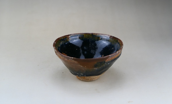 古玩陶瓷南宋.建窯柿紅釉絲毫盞（高級茶器）拍賣，當(dāng)前價(jià)格132元