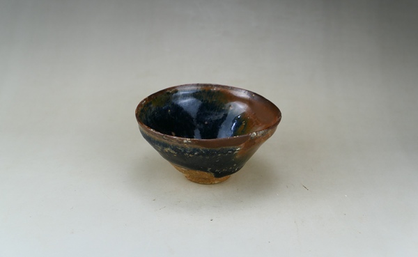 古玩陶瓷南宋.建窯柿紅釉絲毫盞（高級茶器）拍賣，當(dāng)前價(jià)格132元