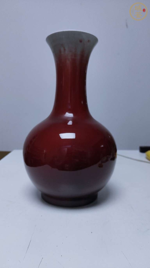 古玩陶瓷郎紅釉撇口瓶真品鑒賞圖