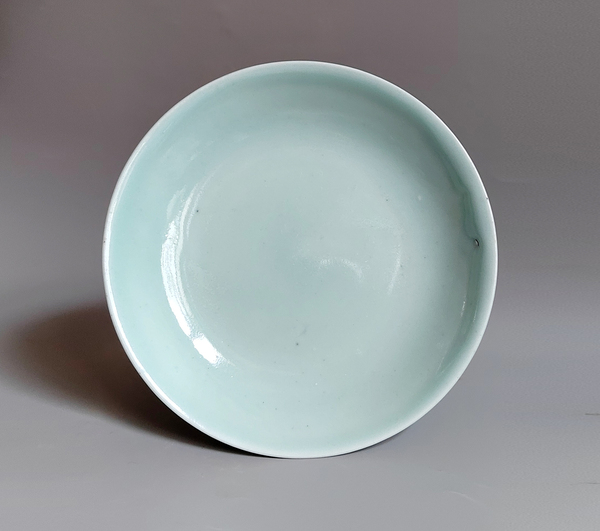 古玩轉(zhuǎn)賣清代中期豆青釉盤拍賣，當前價格580元