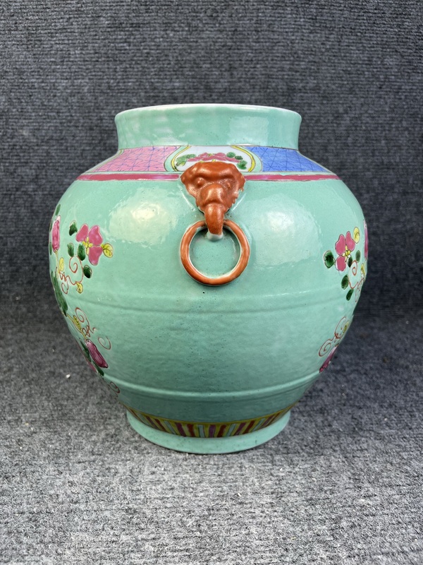 古玩陶瓷松石綠地粉彩花卉紋獸耳尊拍賣(mài)，當(dāng)前價(jià)格7588元