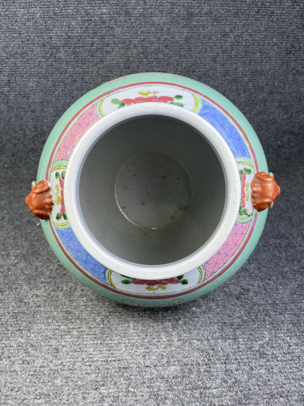 古玩陶瓷松石綠地粉彩花卉紋獸耳尊拍賣(mài)，當(dāng)前價(jià)格7588元