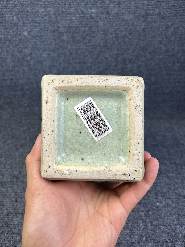古玩陶瓷象耳銜環四方瓶拍賣，當前價格8588元