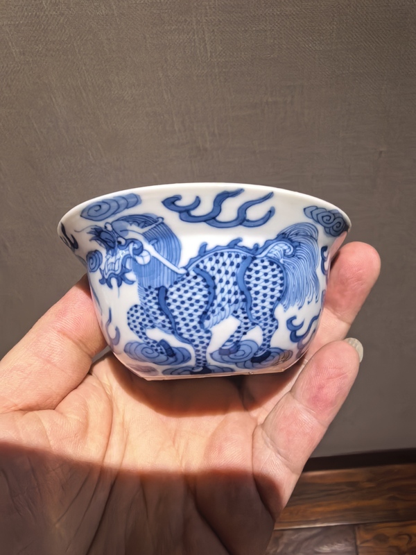 古玩陶瓷晚清青花麒麟臥足杯一對拍賣,當前價格18888元