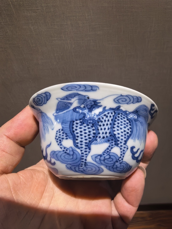 古玩陶瓷晚清青花麒麟臥足杯一對拍賣,當前價格18888元