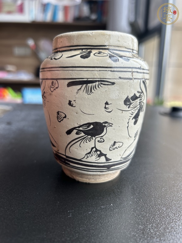 古玩陶瓷磁州窯白地黑花花鳥紋罐真品鑒賞圖