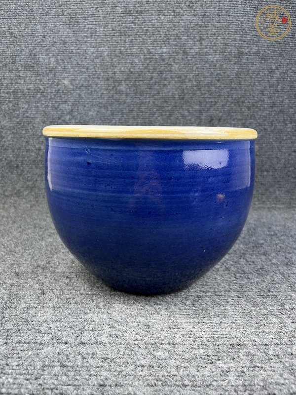 古玩陶瓷霽藍釉案頭缸真品鑒賞圖