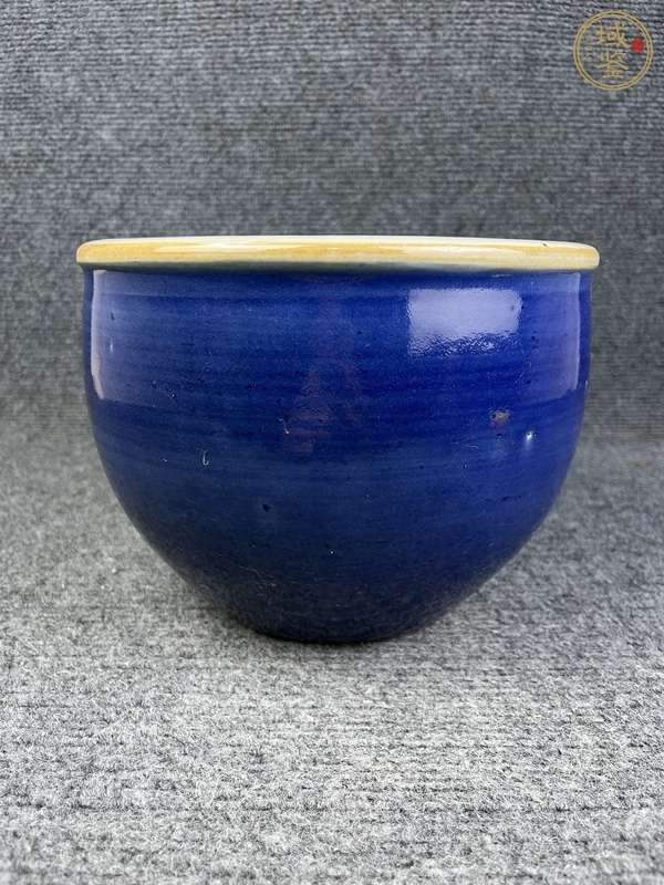 古玩陶瓷霽藍釉案頭缸真品鑒賞圖