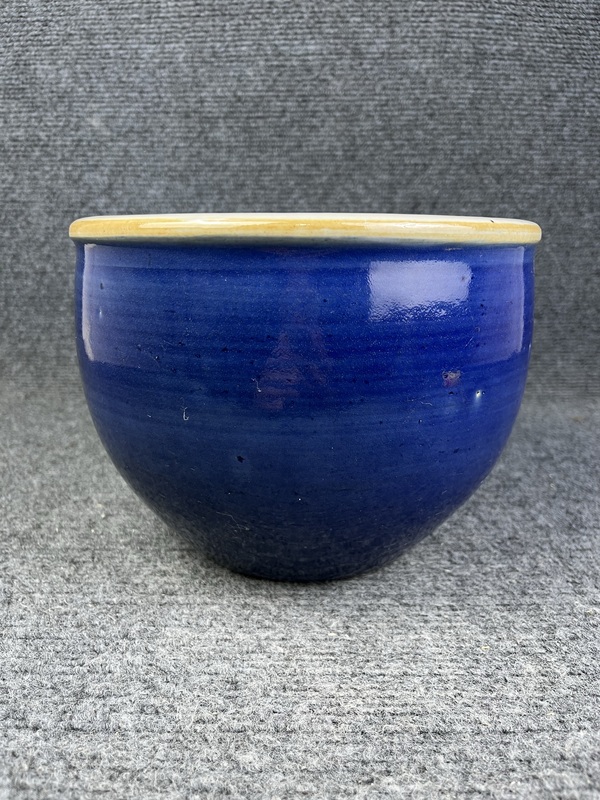 古玩陶瓷霽藍(lán)釉案頭缸拍賣,當(dāng)前價(jià)格5588元