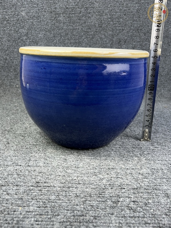 古玩陶瓷霽藍釉案頭缸真品鑒賞圖