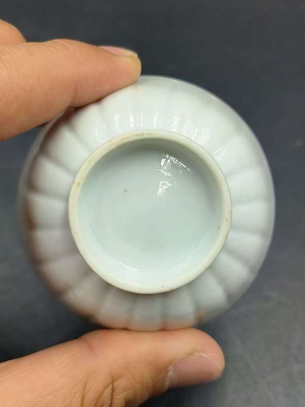 古玩陶瓷晚清白釉菊瓣紋花口杯拍賣,當前價格700元