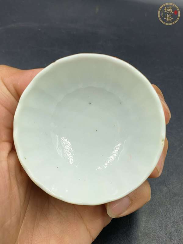 古玩陶瓷白釉花口杯真品鑒賞圖