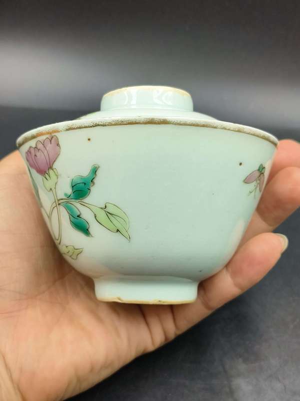 古玩陶瓷同治粉彩花卉紋蓋碗拍賣,當前價格1800元
