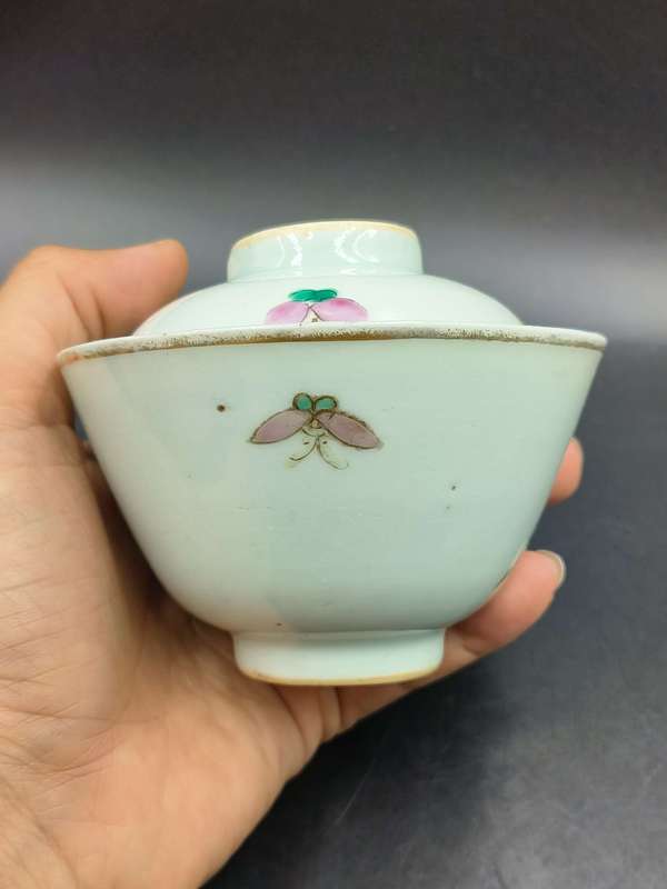 古玩陶瓷同治粉彩花卉紋蓋碗拍賣,當前價格1800元