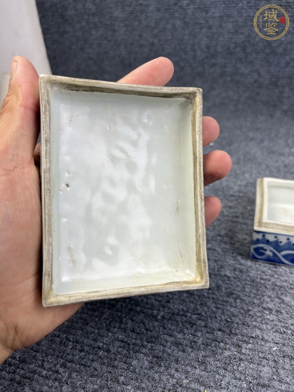 古玩陶瓷青花龍紋蓋盒真品鑒賞圖