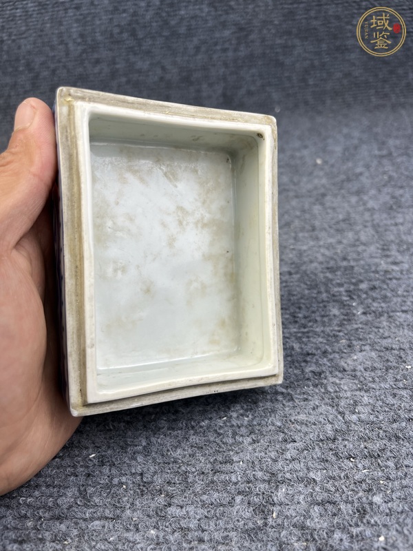 古玩陶瓷青花龍紋蓋盒真品鑒賞圖