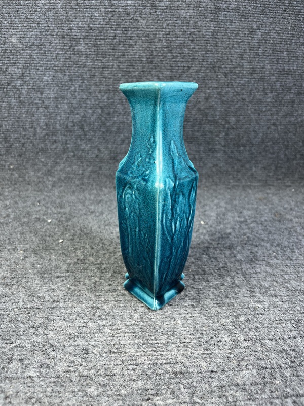 古玩陶瓷孔雀藍釉暗刻花卉紋雙聯(lián)瓶拍賣，當(dāng)前價格4588元