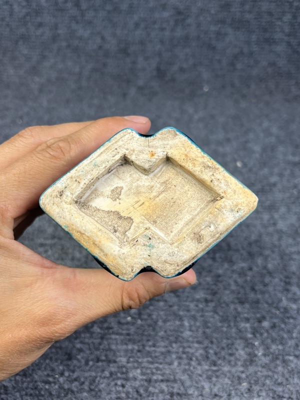 古玩陶瓷孔雀藍釉暗刻花卉紋雙聯(lián)瓶拍賣，當(dāng)前價格4588元