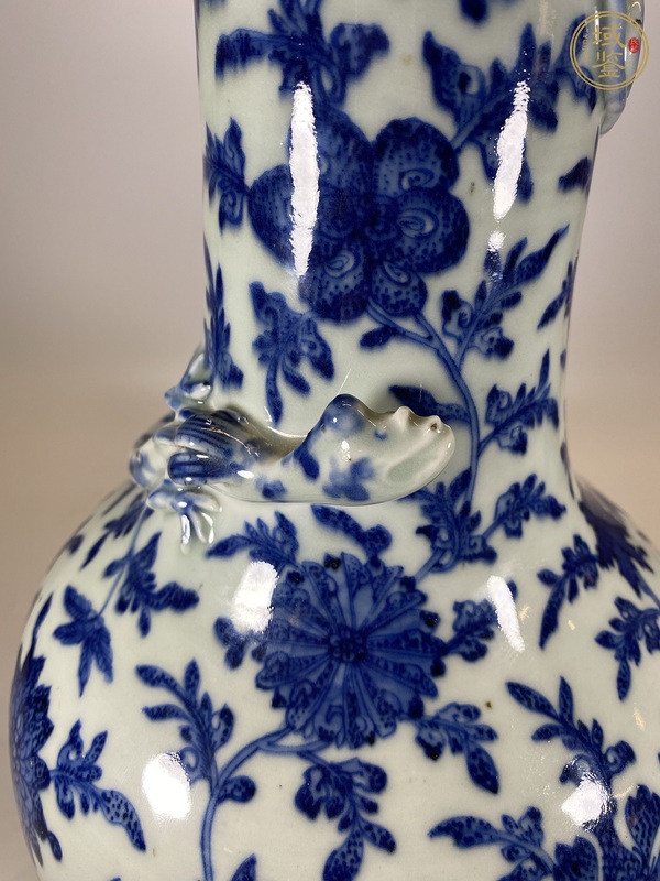 古玩陶瓷青花花卉瓶真品鑒賞圖