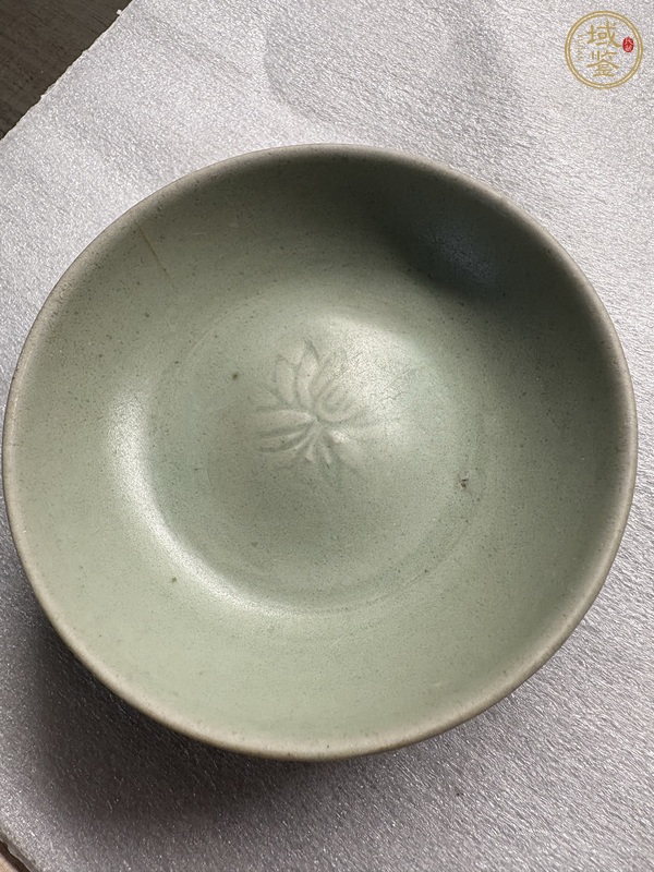 古玩陶瓷青瓷杯真品鑒賞圖