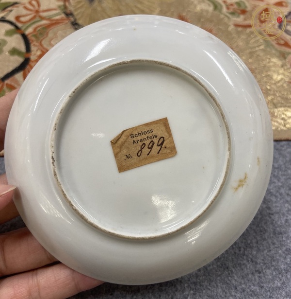 古玩陶瓷乾隆粉彩盤真品鑒賞圖