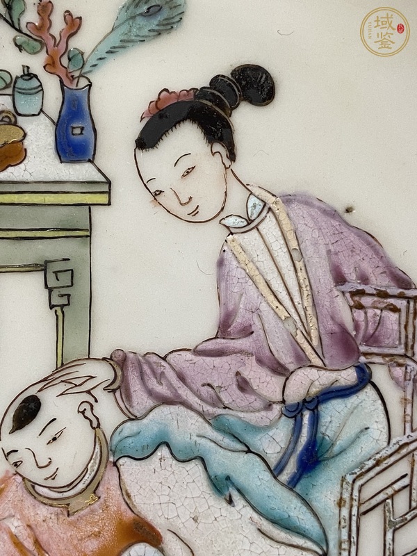 古玩陶瓷乾隆粉彩盤真品鑒賞圖