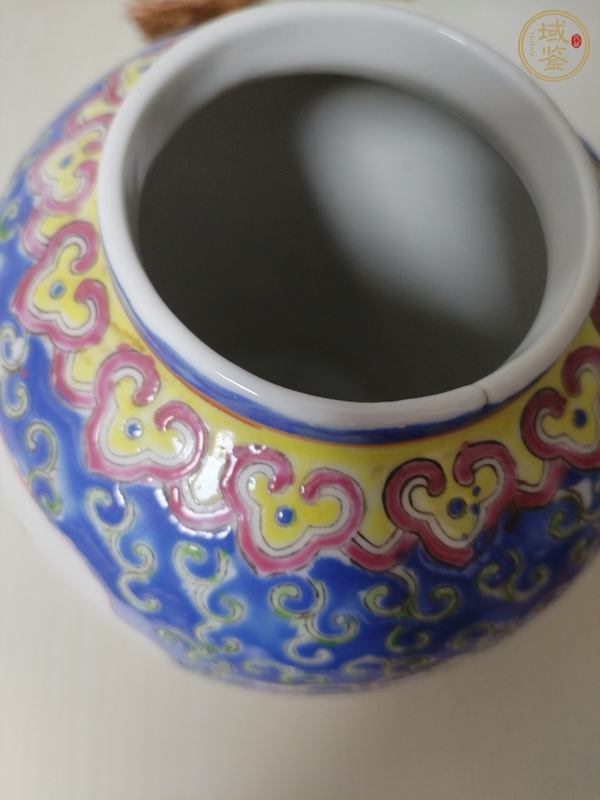 古玩陶瓷人物紋粉彩罐真品鑒賞圖
