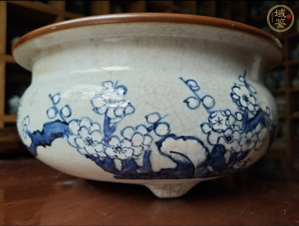 古玩陶瓷哥釉地青花喜上眉梢花鳥紋香爐真品鑒賞圖