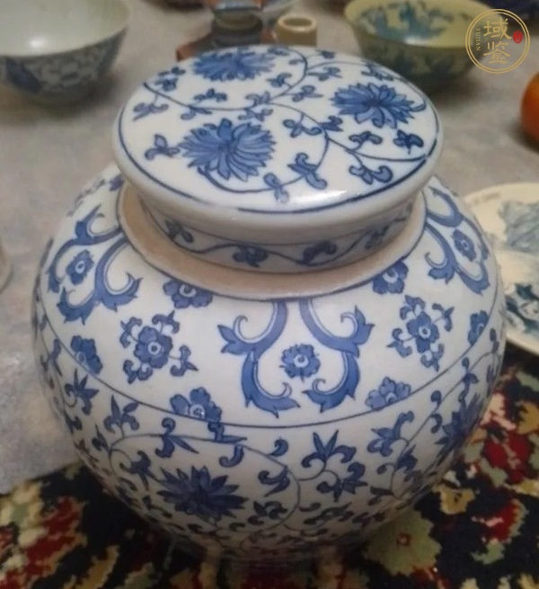 古玩陶瓷青花纏枝花卉紋蓋罐真品鑒賞圖
