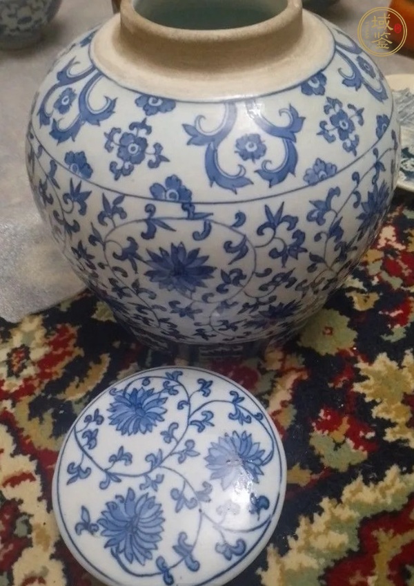古玩陶瓷青花纏枝花卉紋蓋罐真品鑒賞圖