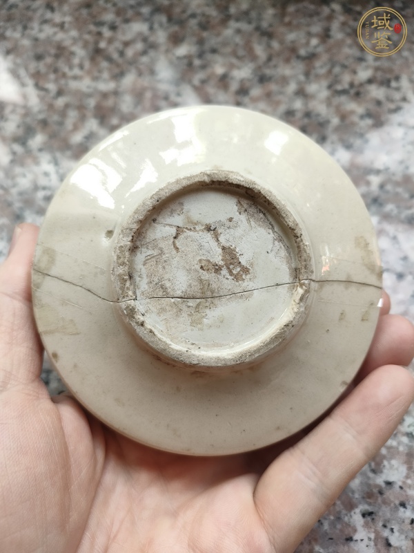 古玩陶瓷定窯白釉鼓釘蓋盒真品鑒賞圖