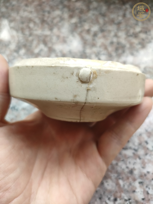 古玩陶瓷定窯白釉鼓釘蓋盒真品鑒賞圖