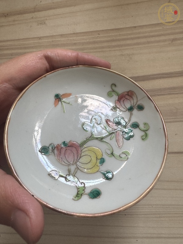 古玩瓜蝶連綿粉彩盤真品鑒賞圖
