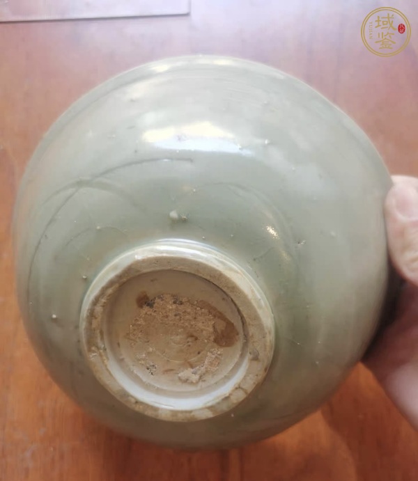 古玩陶瓷龍泉青瓷刻花碗真品鑒賞圖
