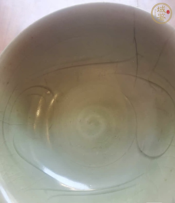 古玩陶瓷龍泉青瓷刻花碗真品鑒賞圖