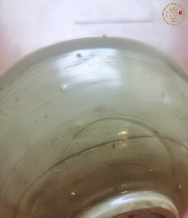 古玩陶瓷龍泉青瓷刻花碗真品鑒賞圖