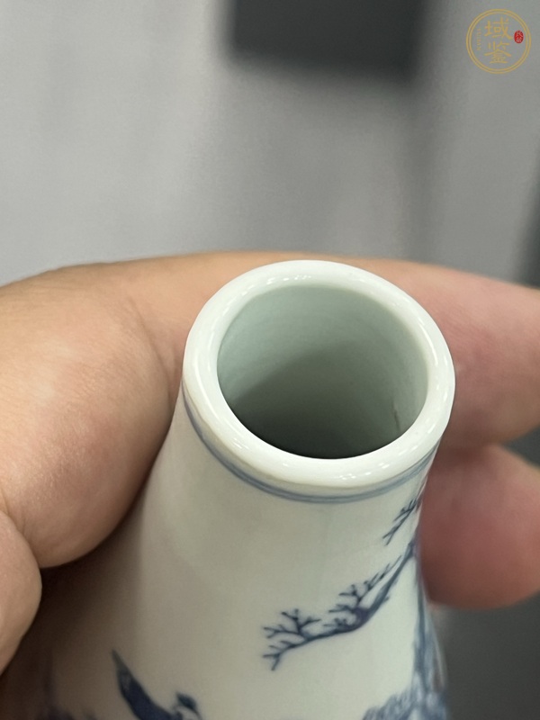 古玩陶瓷青花山水人物小瓶真品鑒賞圖
