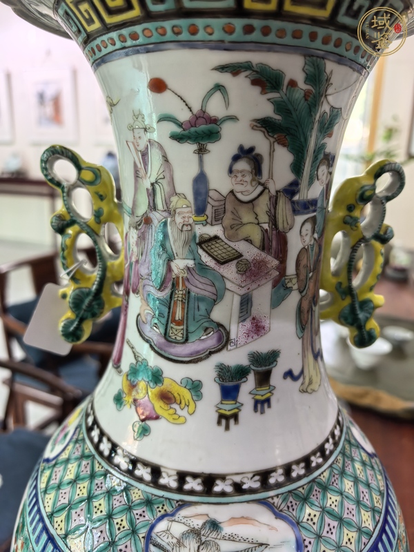 古玩陶瓷粉彩人物故事紋撇口瓶真品鑒賞圖