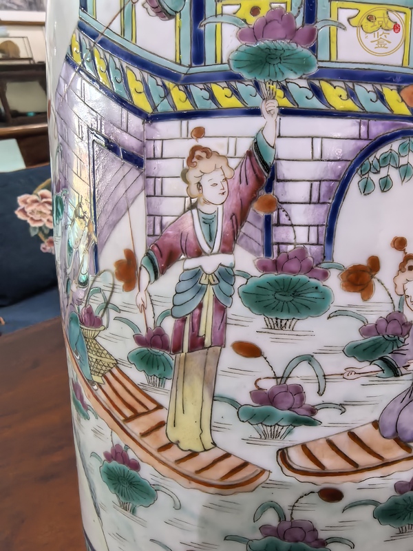 古玩陶瓷粉彩人物故事紋撇口瓶真品鑒賞圖