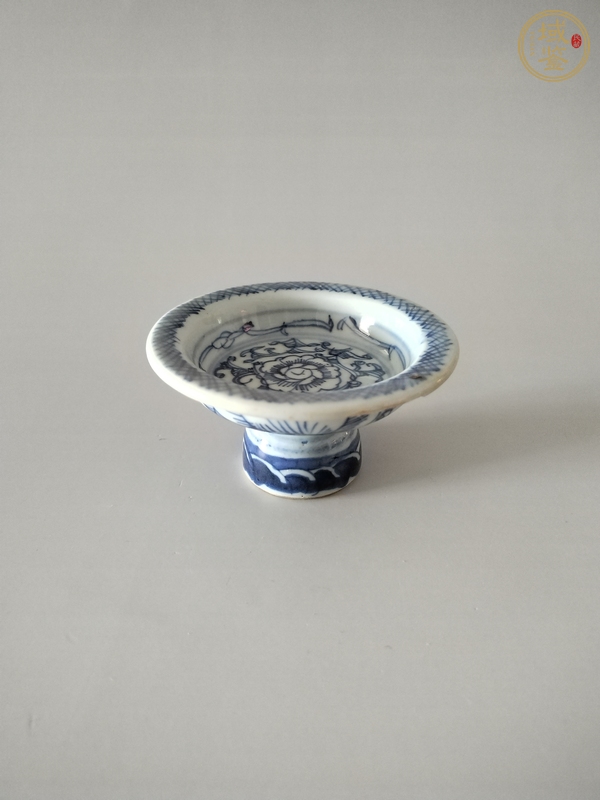 古玩陶瓷青花淡描花卉高足盞托真品鑒賞圖