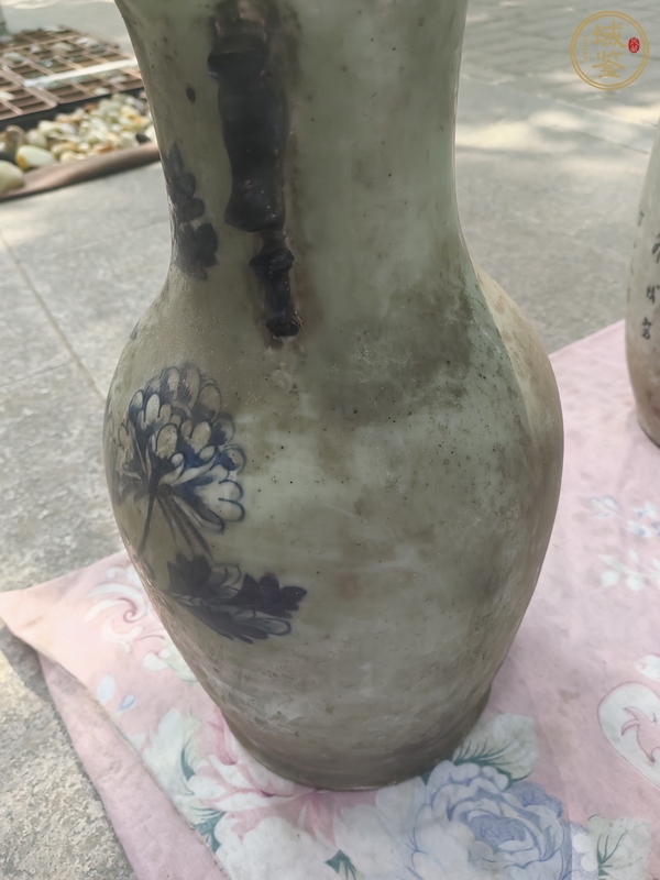 古玩陶瓷鳳凰牡丹紋青花瓶真品鑒賞圖